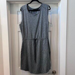 Columbia Sportswear Women's Sleeveless Dress W/Pockets and draw strings on front